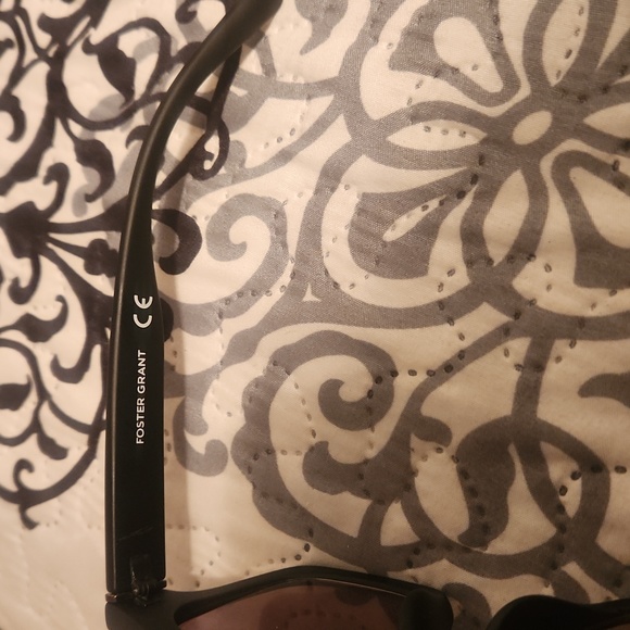 $10 womens foster grant shades - Picture 3 of 4